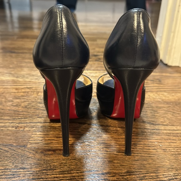 Beautiful Navy heels - Picture 3 of 3